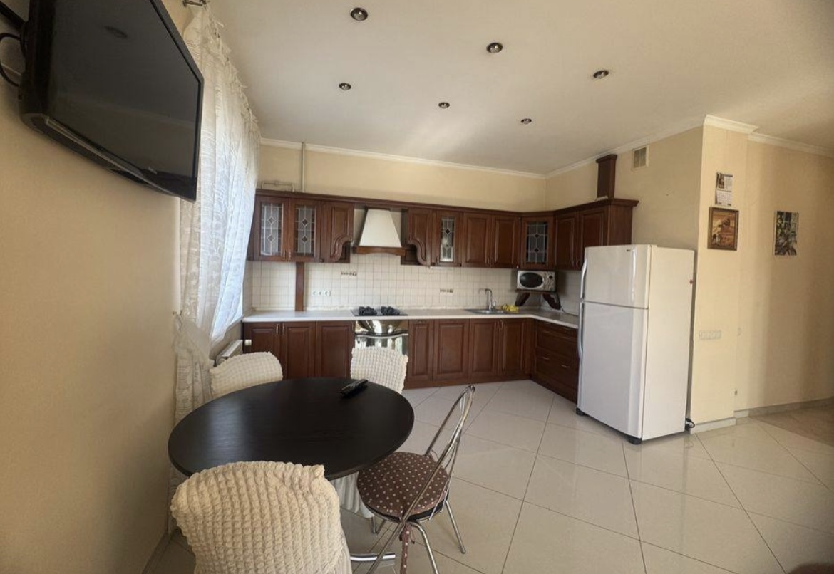Аренда 2-комнатной квартиры 75 м², Евгения Харченко ул.