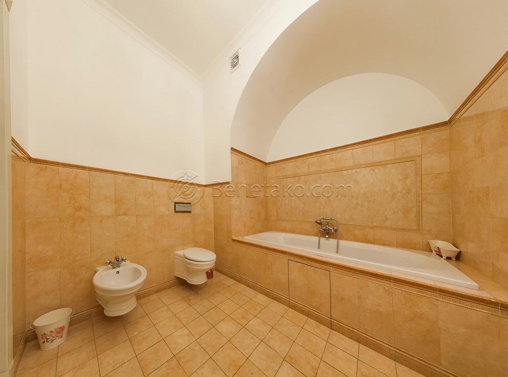 Продажа 3-комнатной квартиры 120 м², Аркадиевский пер., 5/3