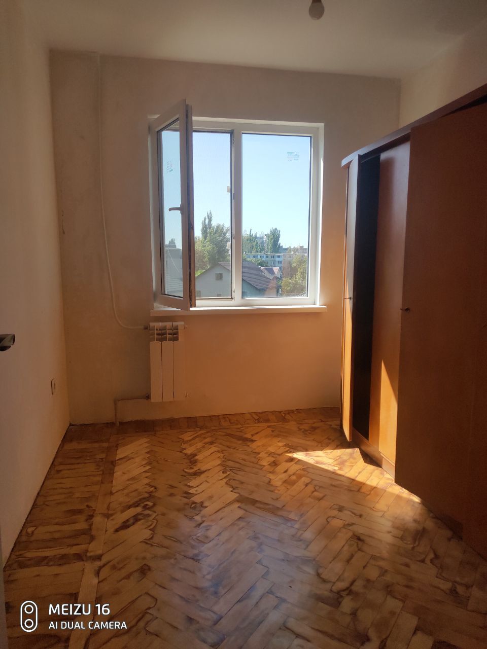 Продажа 4-комнатной квартиры 61 м², Добровольского просп., 151/4