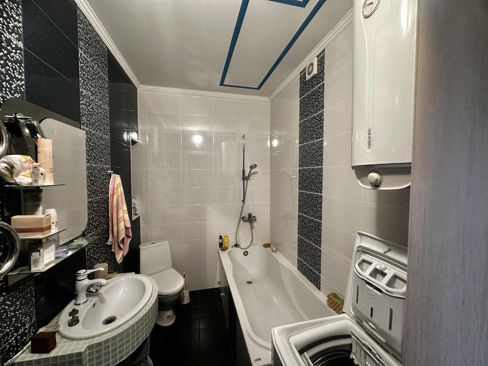 Продаж 1-кімнатної квартири 42 м², Привокзальна вул., 8
