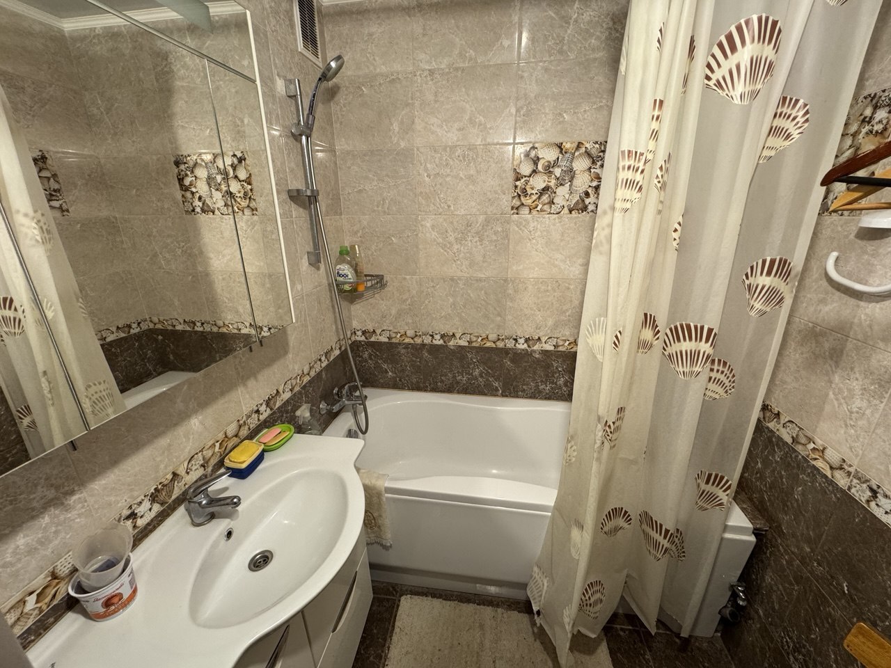Продажа 2-комнатной квартиры 64 м², Драгоманова ул., 44А