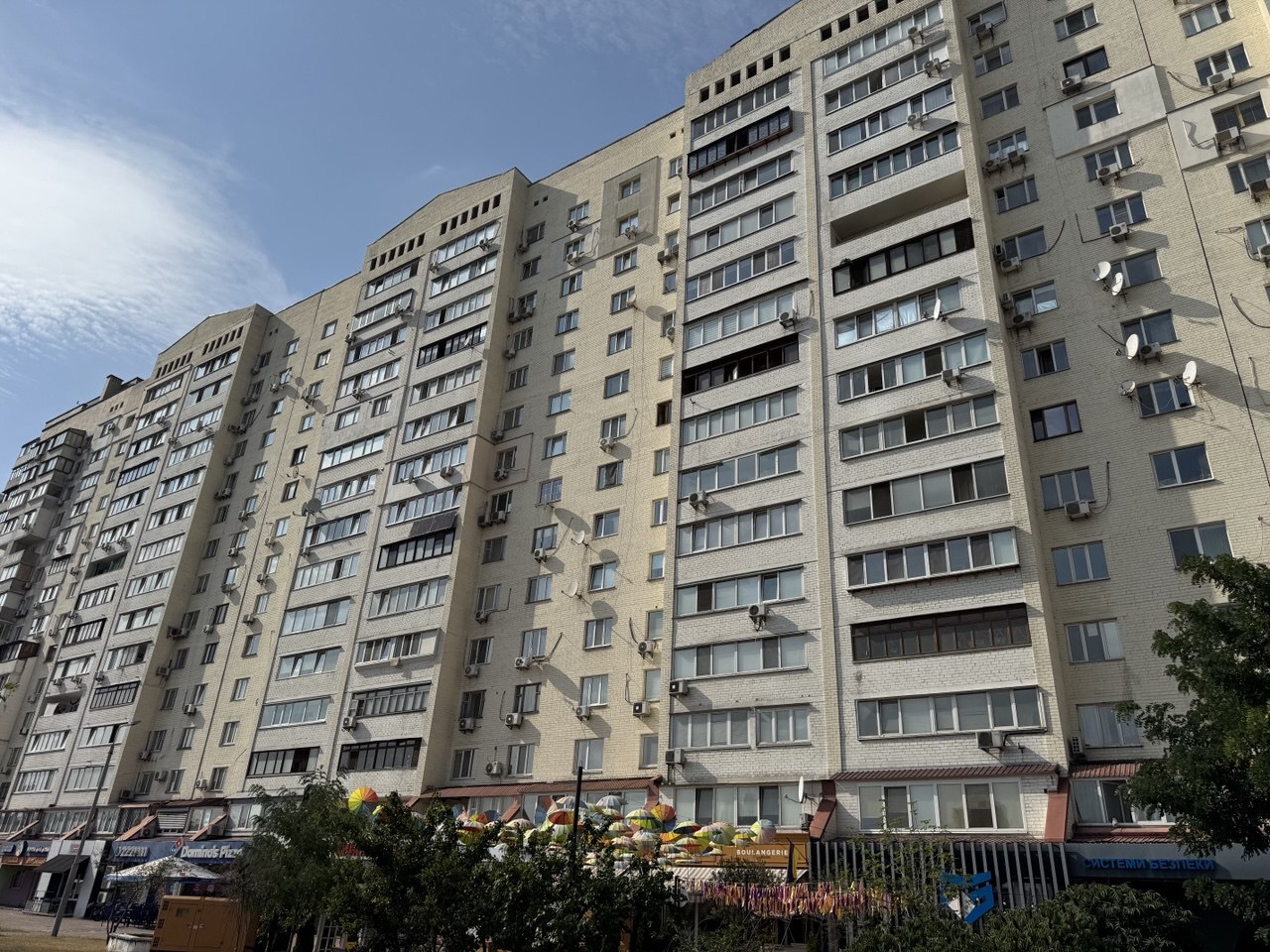Продажа 2-комнатной квартиры 64 м², Драгоманова ул., 44А