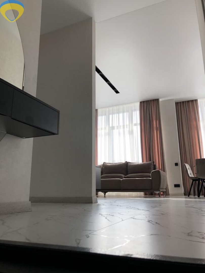 Продажа 2-комнатной квартиры 60 м², Академика Филатова ул.