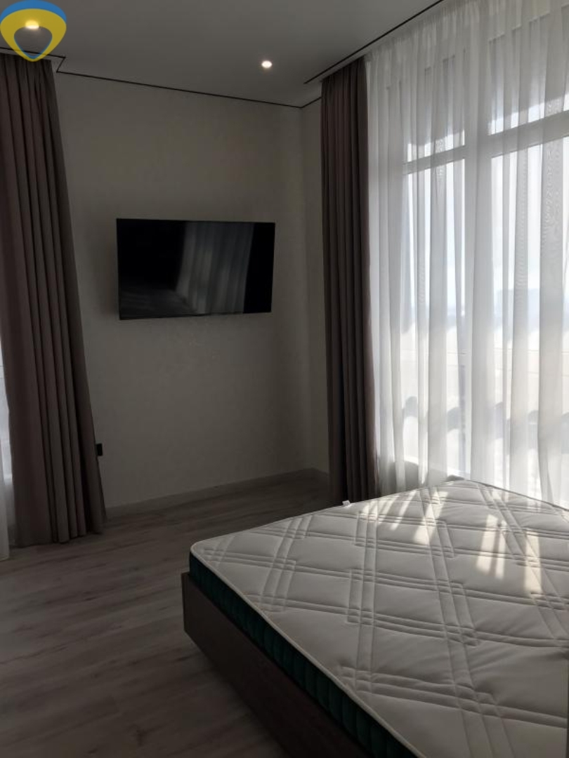 Продажа 2-комнатной квартиры 60 м², Академика Филатова ул.