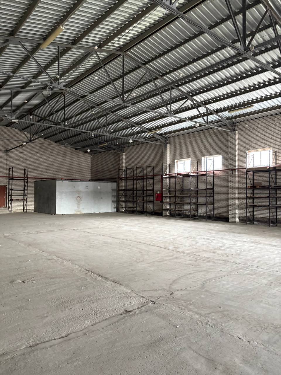 Оренда цеху 1200 м², Січневого Прориву вул.