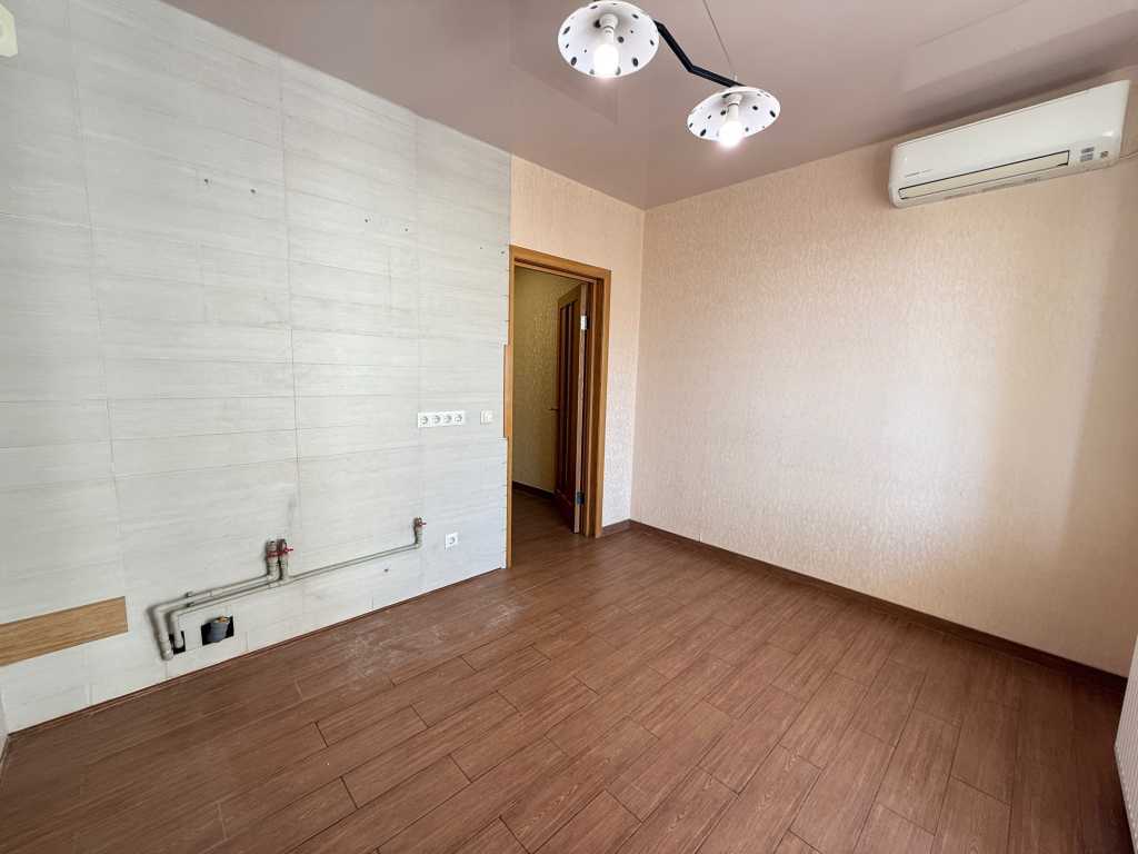 Продажа 1-комнатной квартиры 42 м², Комбинатная ул., 25А