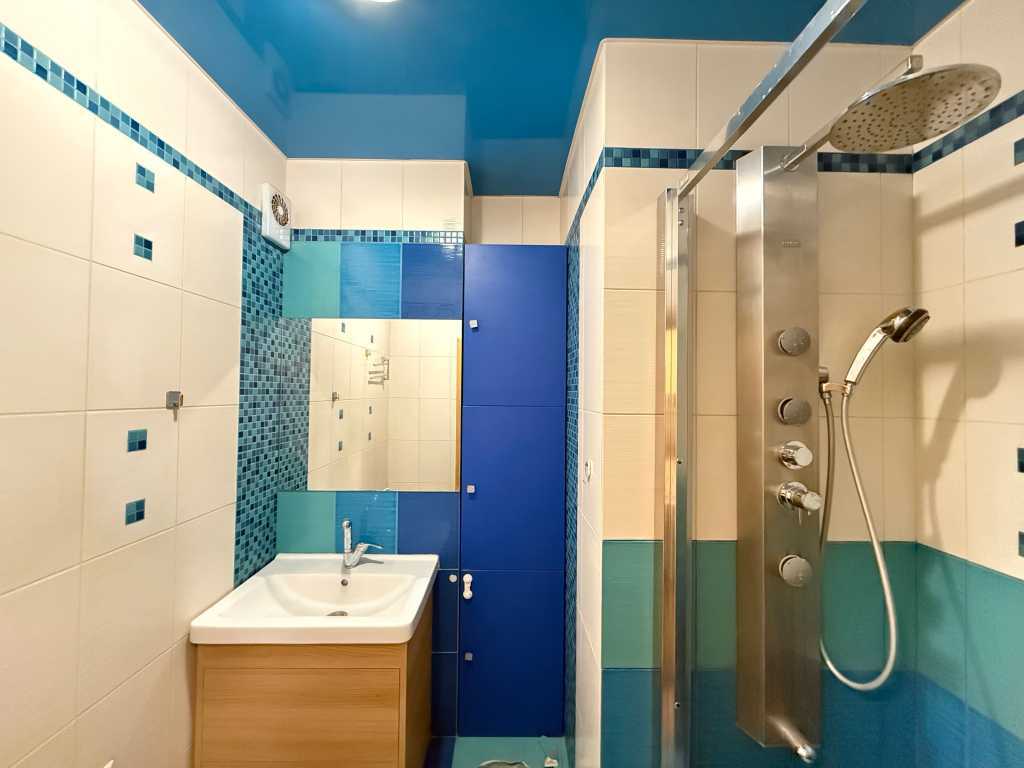 Продажа 1-комнатной квартиры 42 м², Комбинатная ул., 25А