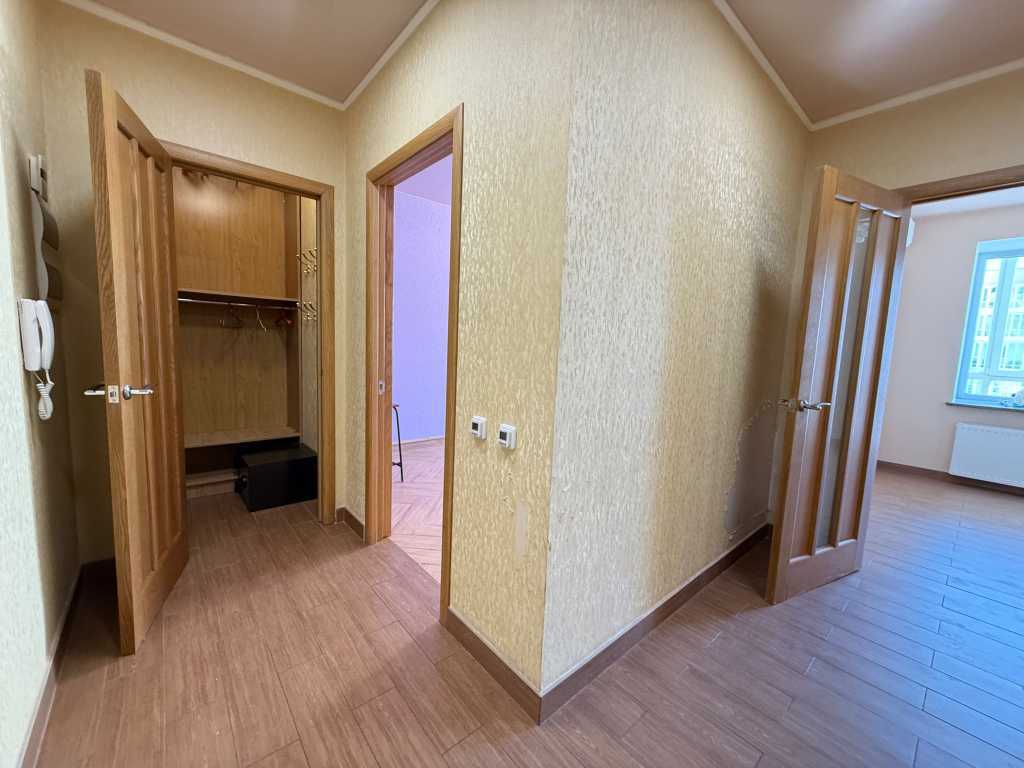 Продажа 1-комнатной квартиры 42 м², Комбинатная ул., 25А