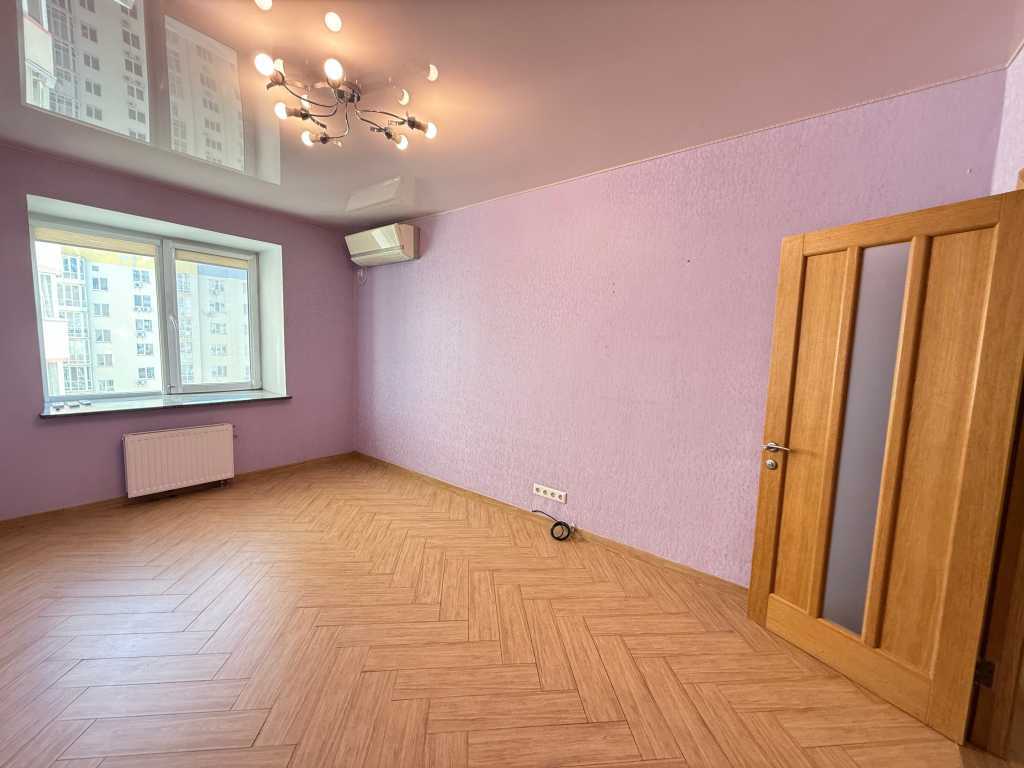 Продажа 1-комнатной квартиры 42 м², Комбинатная ул., 25А