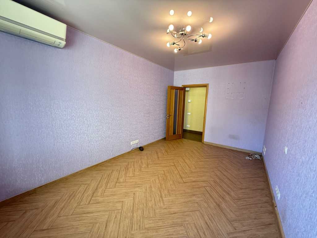 Продажа 1-комнатной квартиры 42 м², Комбинатная ул., 25А