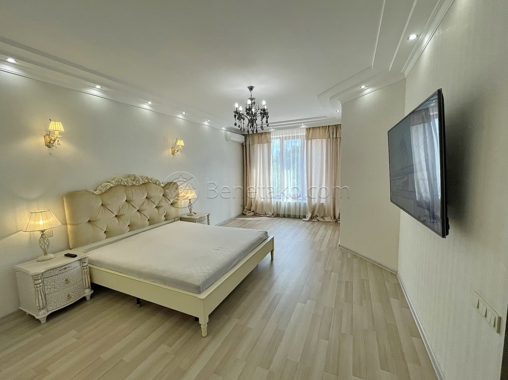 Аренда дома 300 м², Офицерская ул., 1