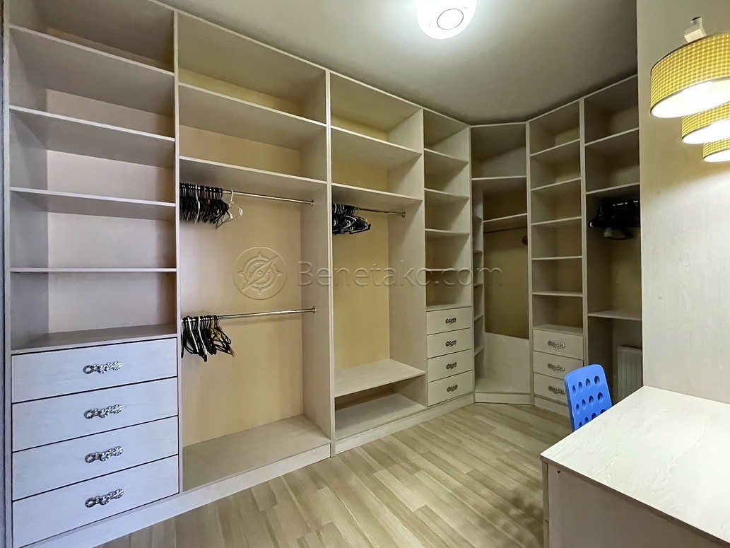 Аренда дома 300 м², Офицерская ул., 1