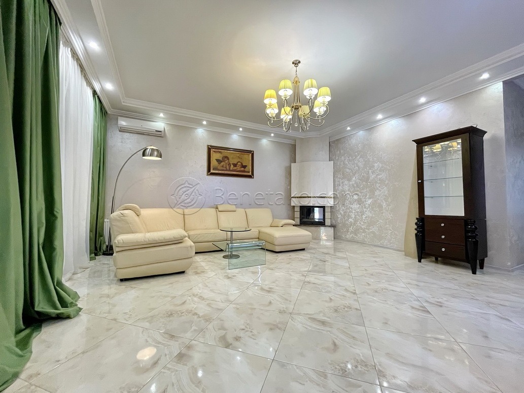 Аренда дома 300 м², Офицерская ул., 1