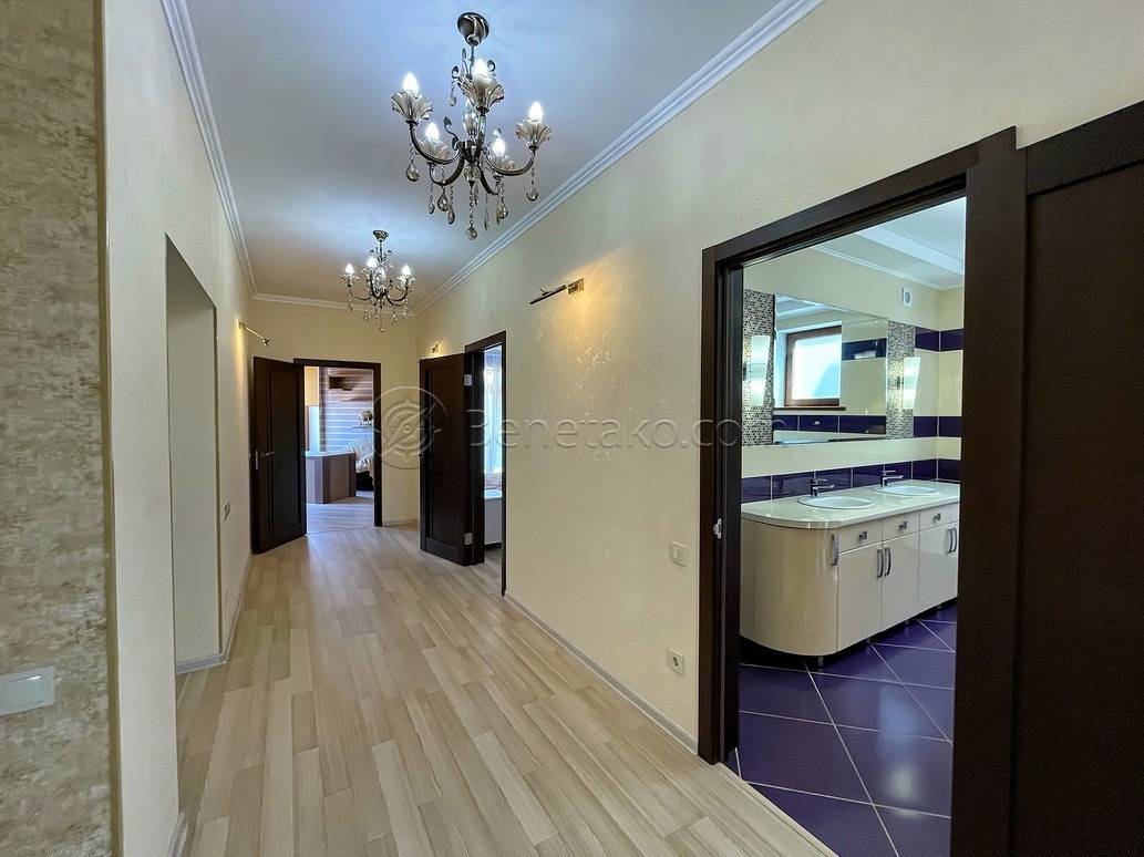Аренда дома 300 м², Офицерская ул., 1