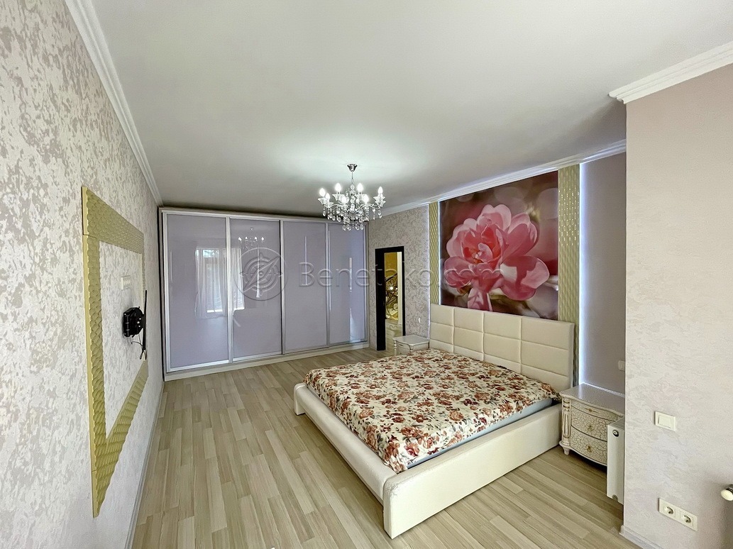 Аренда дома 300 м², Офицерская ул., 1