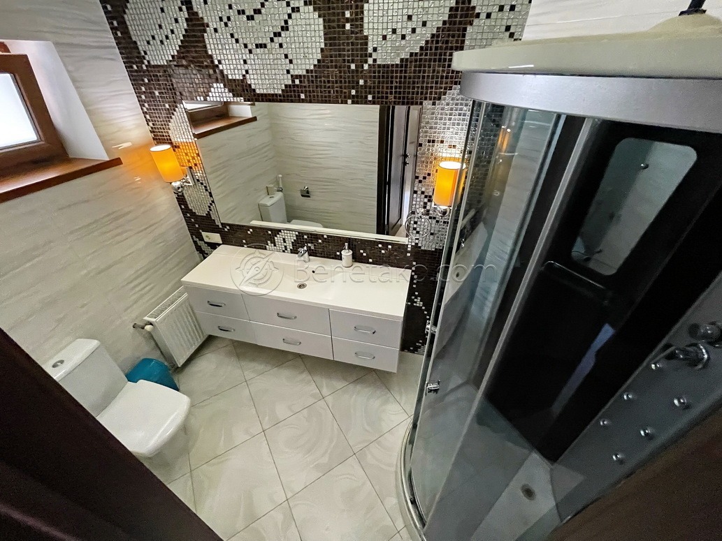 Аренда дома 300 м², Офицерская ул., 1