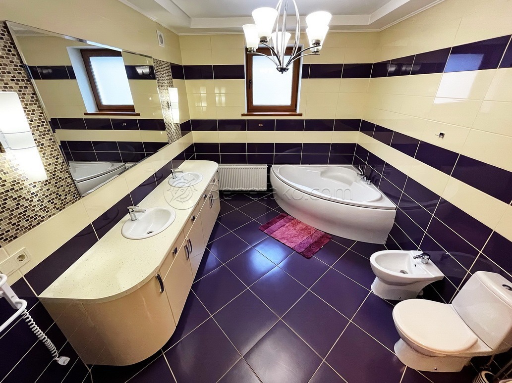 Аренда дома 300 м², Офицерская ул., 1