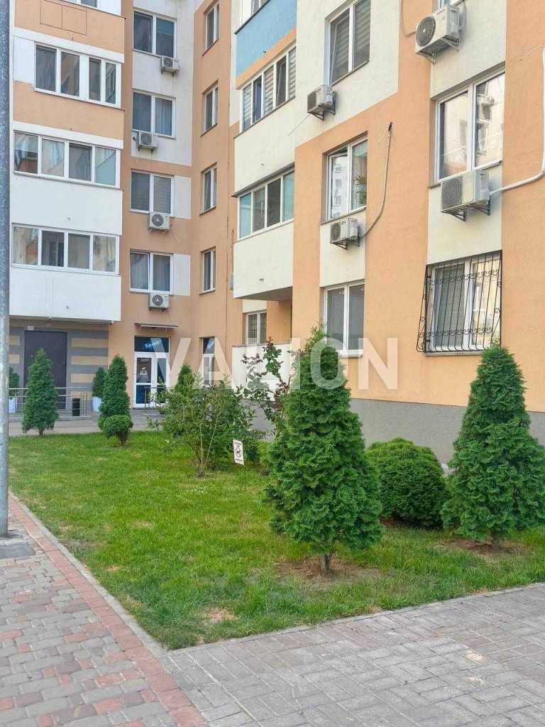 Продажа 2-комнатной квартиры 65.4 м², Сергея Данченко ул., 32