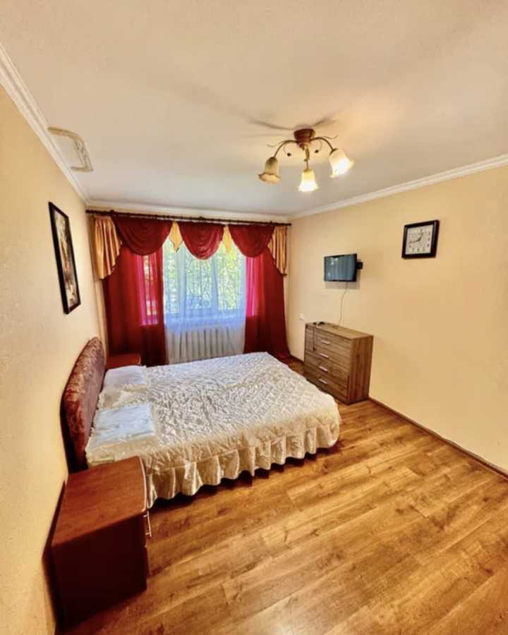 Продажа 1-комнатной квартиры 30 м², Вышгородская ул., 46А