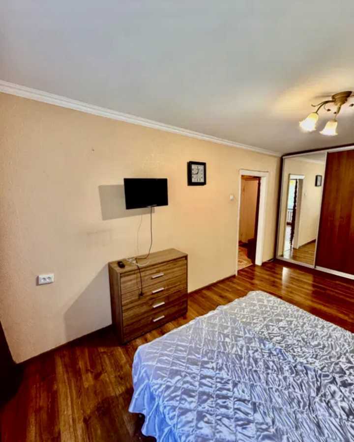 Продажа 1-комнатной квартиры 30 м², Вышгородская ул., 46А