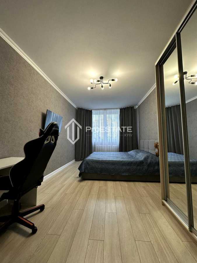 Продажа 3-комнатной квартиры 95 м², Петра Григоренко просп., 20