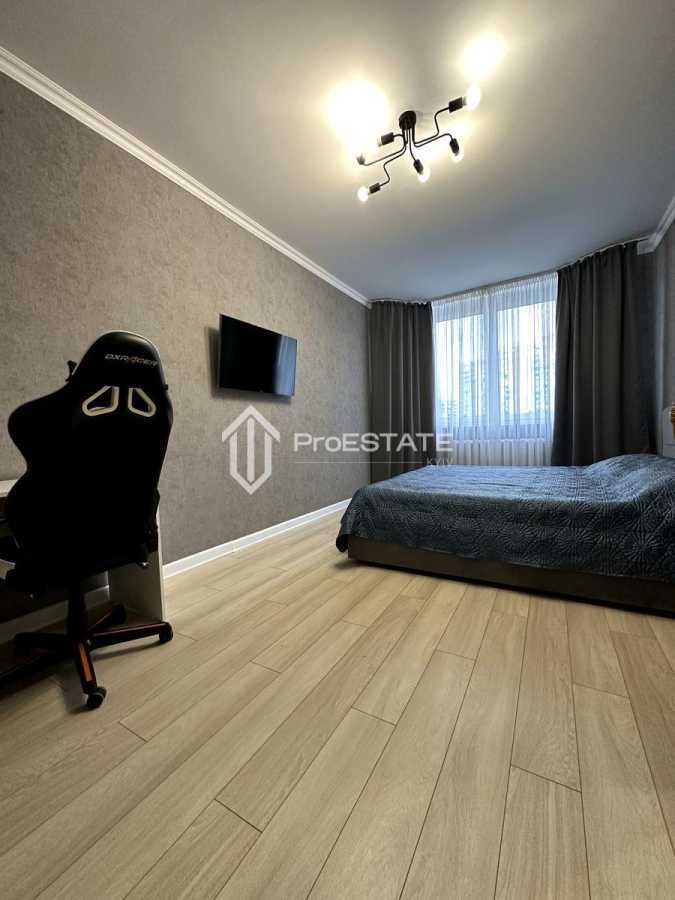 Продажа 3-комнатной квартиры 95 м², Петра Григоренко просп., 20