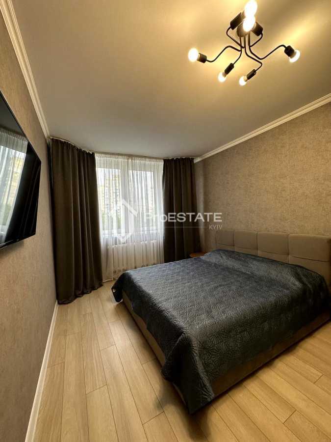 Продажа 3-комнатной квартиры 95 м², Петра Григоренко просп., 20