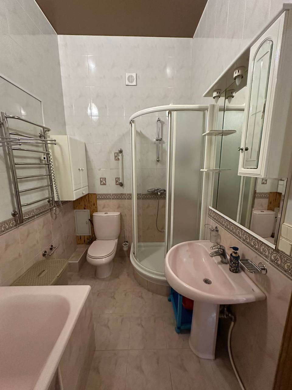 Аренда 3-комнатной квартиры 128 м², Евгения Коновальца пер., 13