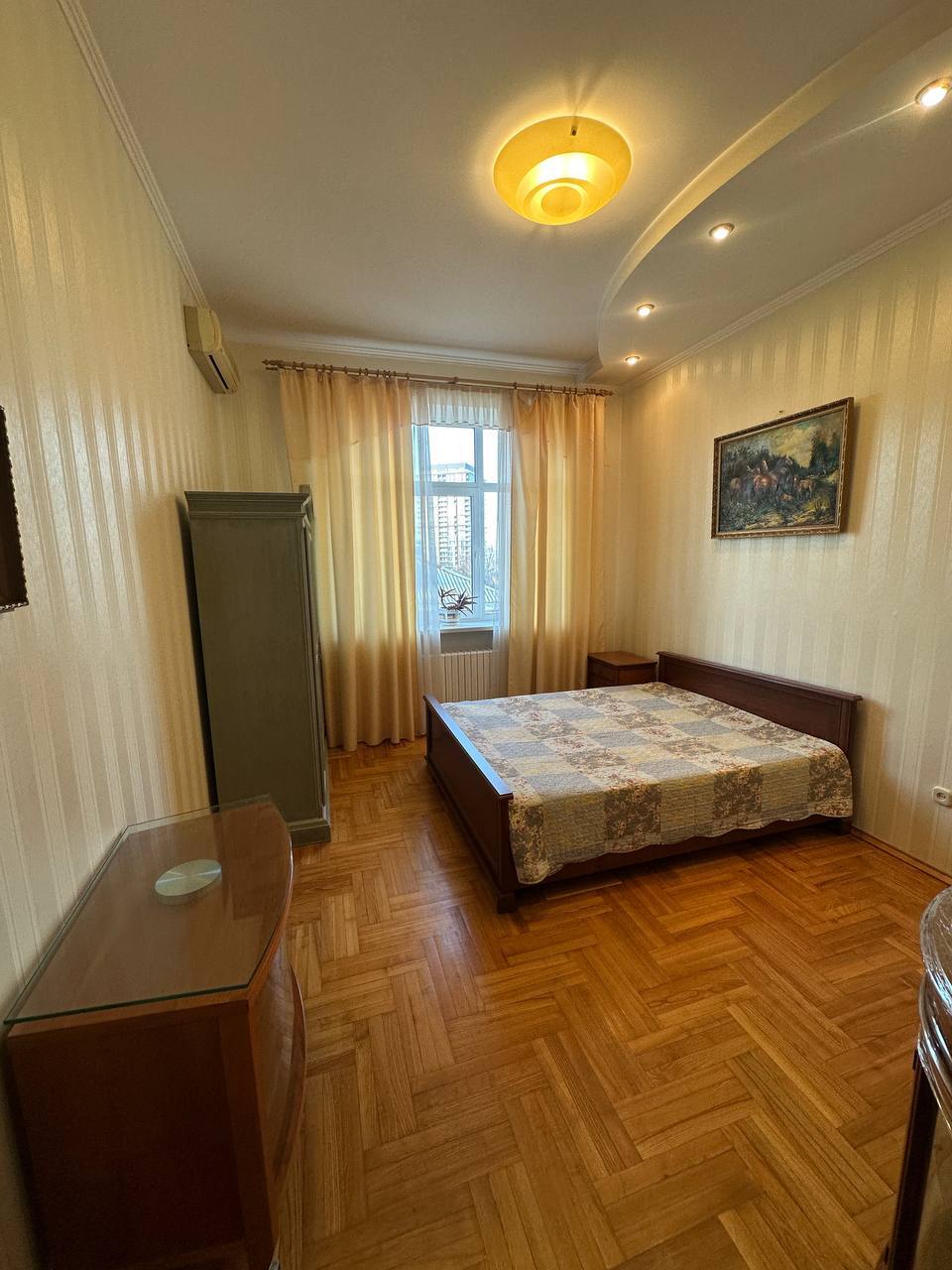 Аренда 3-комнатной квартиры 128 м², Евгения Коновальца пер., 13