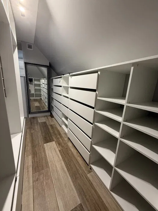 Оренда котеджу 210 м²