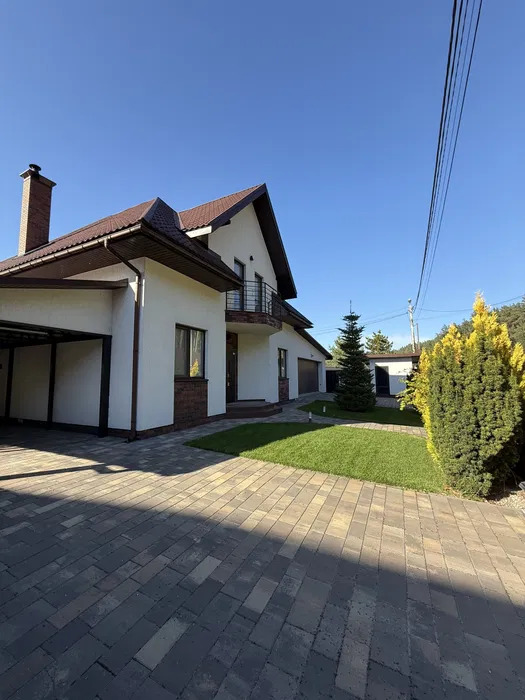 Оренда котеджу 210 м²