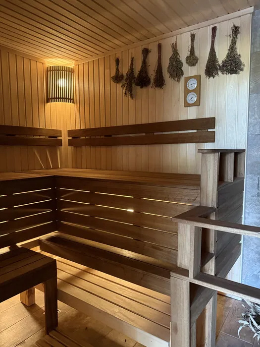Оренда котеджу 210 м²