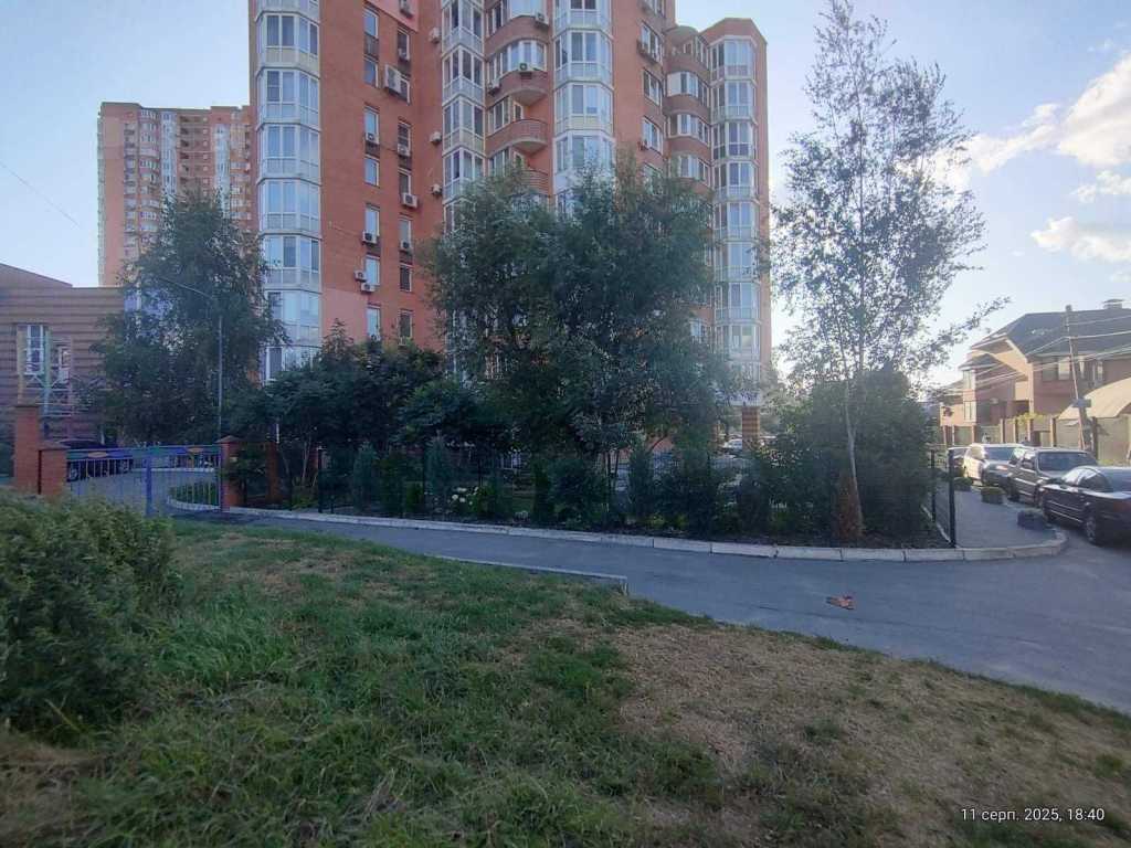 Аренда другого торгового помещения 90 м², Осенняя ул., 28