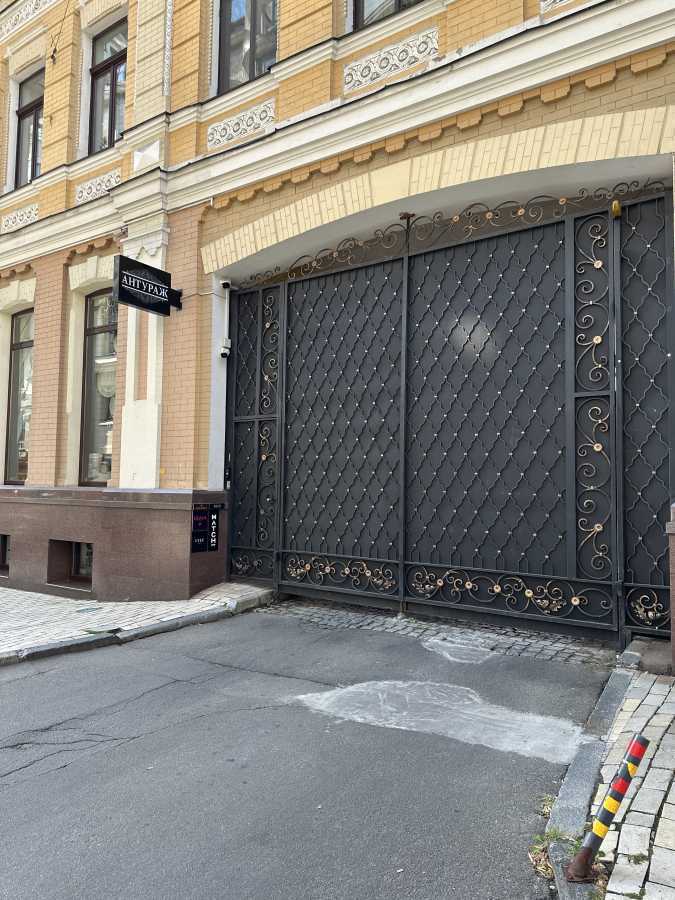 Продажа машиноместа 17 м², Владимирская ул., 20/1