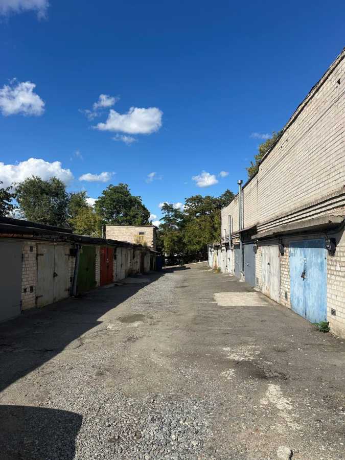 Продажа машиноместа 19 м², Николая Руденко ул., 67