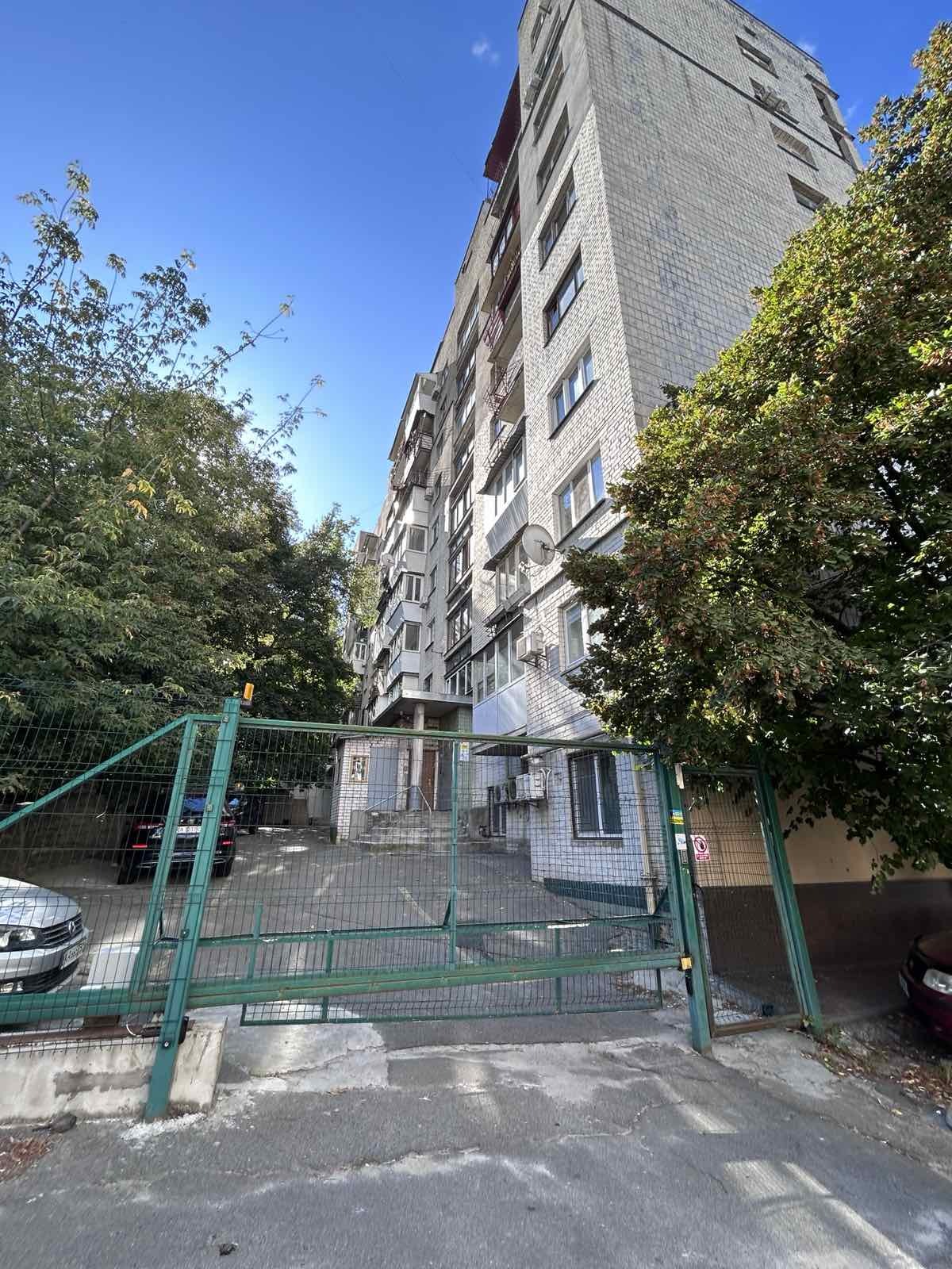 Продажа 3-комнатной квартиры 63.5 м², Игоревская ул., 2/6