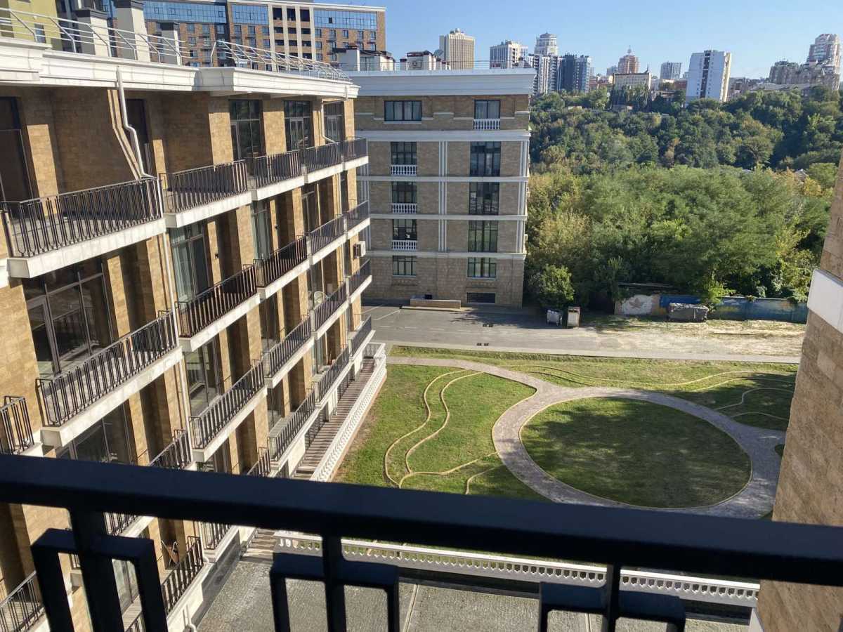 Продажа 3-комнатной квартиры 288 м², Лукянівський, 2А