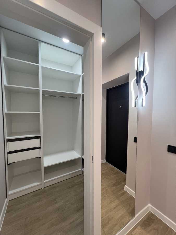 Продажа 1-комнатной квартиры 41 м², Вячеслава Черновола ул.