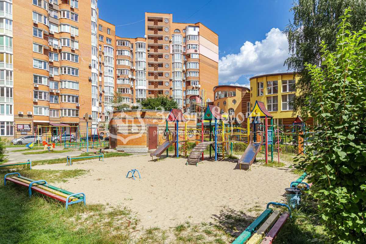 Продажа 2-комнатной квартиры 53.4 м², Осенняя ул., 33