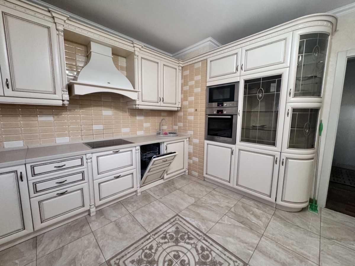 Аренда 3-комнатной квартиры 115 м², Степана Ковнира ул., Рудницкого, 3/7
