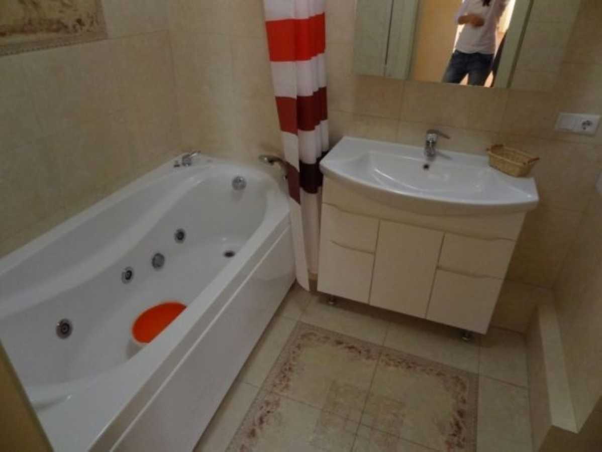 Аренда 3-комнатной квартиры 115 м², Степана Ковнира ул., Рудницкого, 3/7