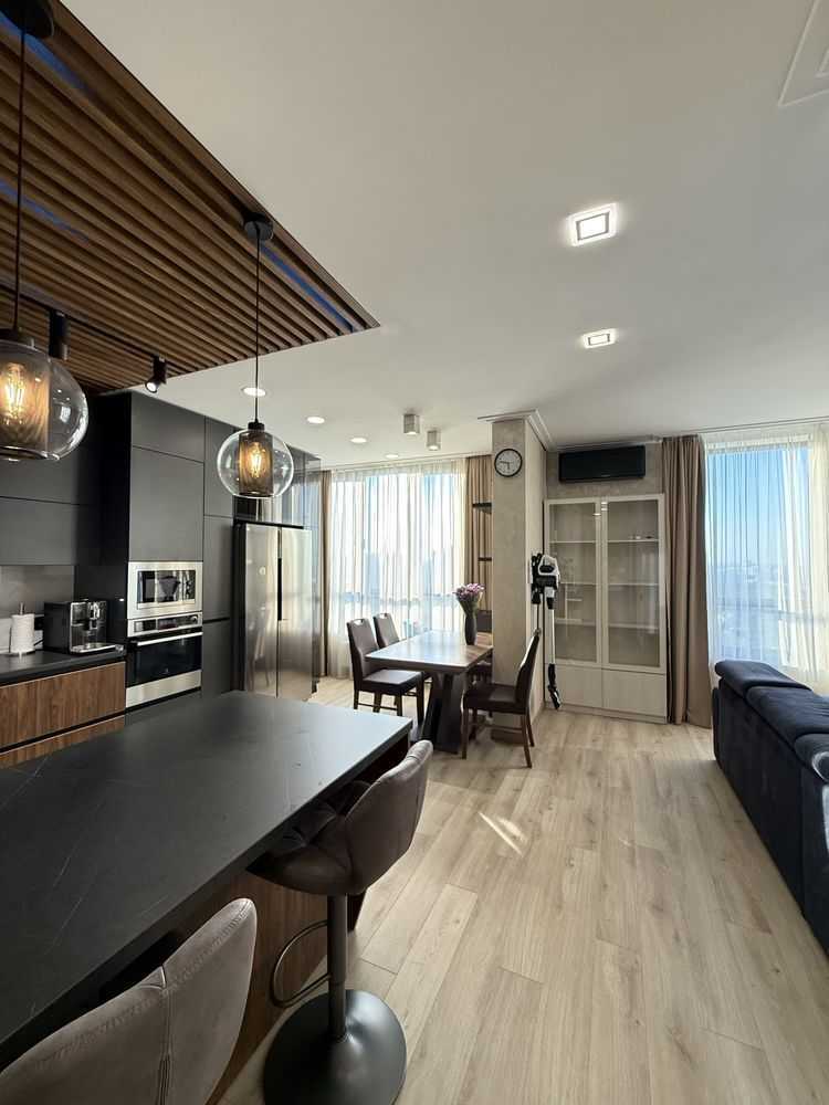 Продажа 3-комнатной квартиры 90 м², Соломенская ул., 20в