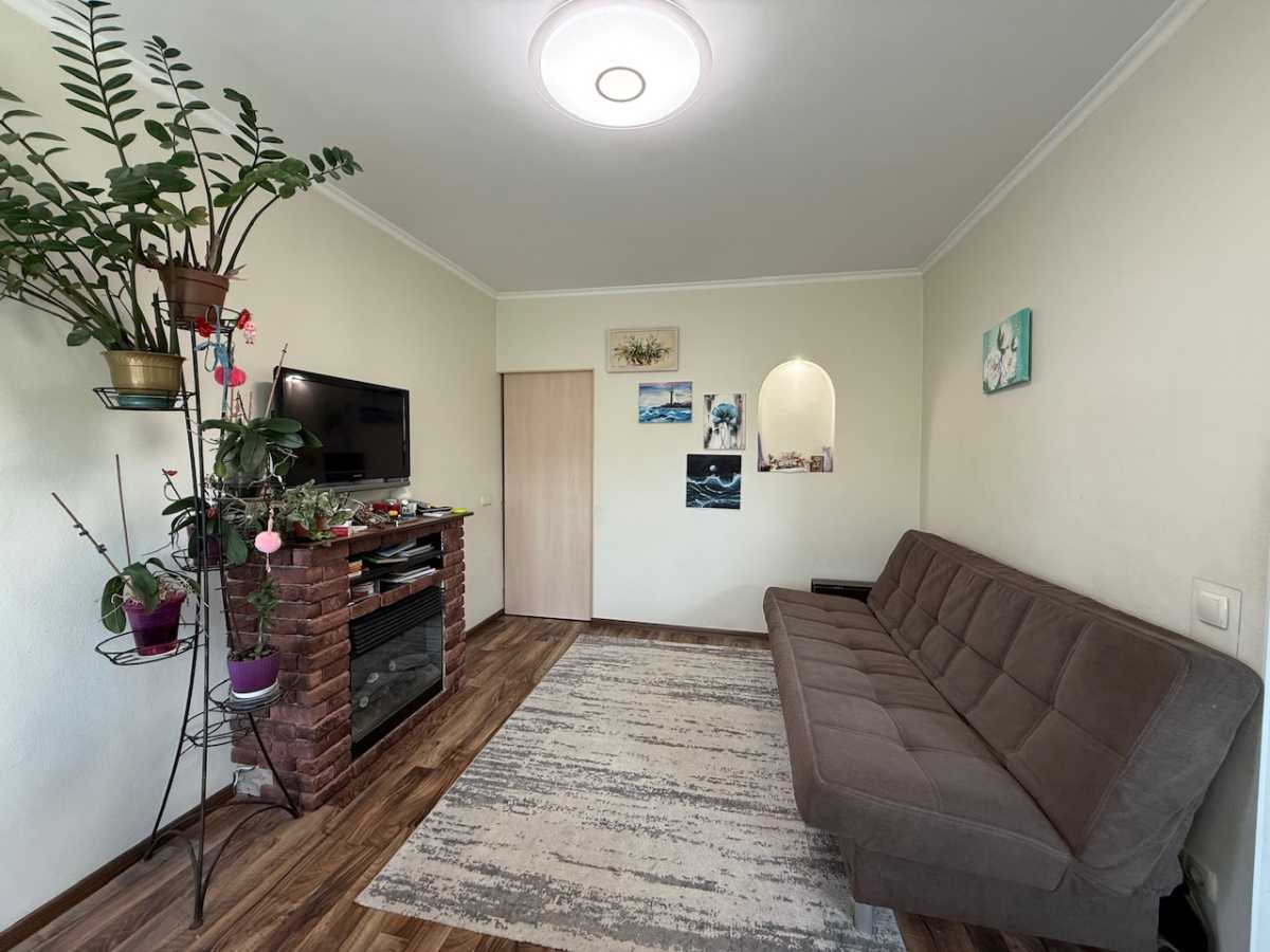 Продажа 3-комнатной квартиры 70 м², Маршала Малиновского ул., 27Б