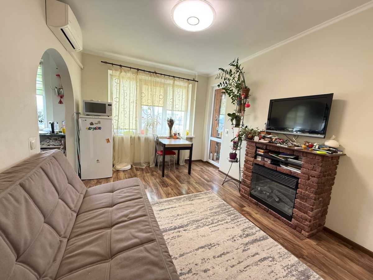 Продажа 3-комнатной квартиры 70 м², Маршала Малиновского ул., 27Б