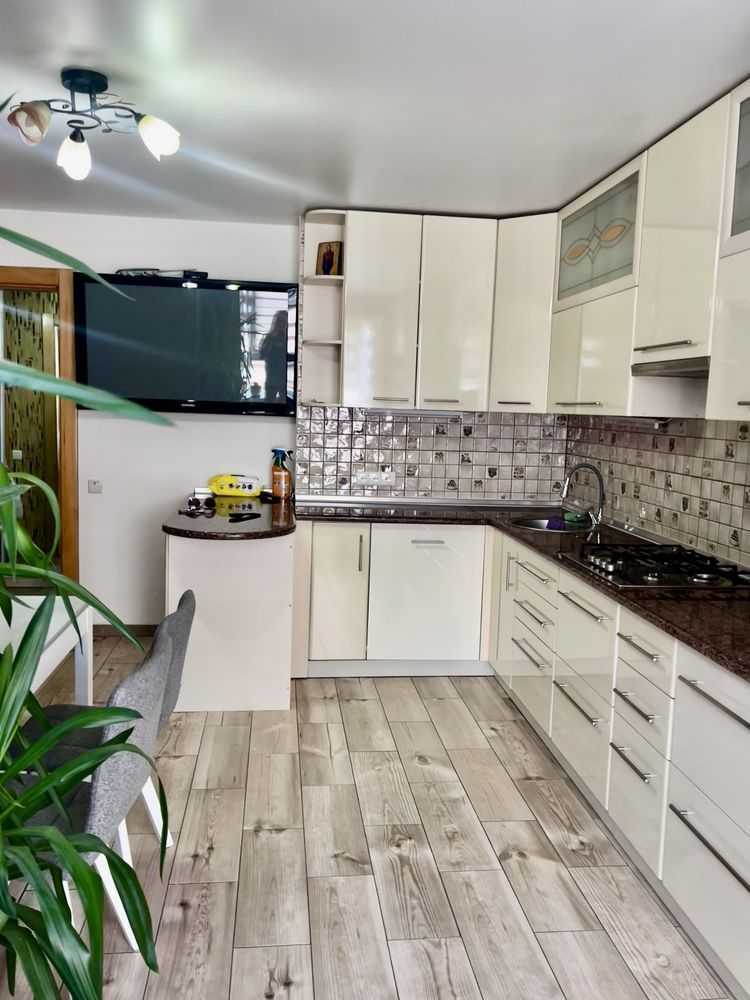 Аренда 2-комнатной квартиры 67.5 м², Жулянская ул., 2, 2б