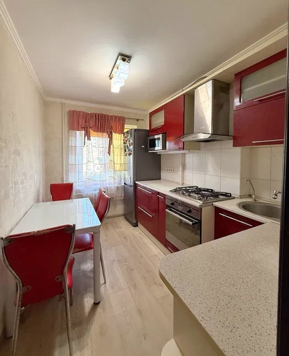 Продажа 3-комнатной квартиры 64 м², Слобожанский просп., 81
