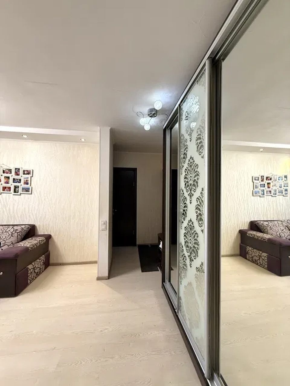 Продажа 3-комнатной квартиры 64 м², Слобожанский просп., 81