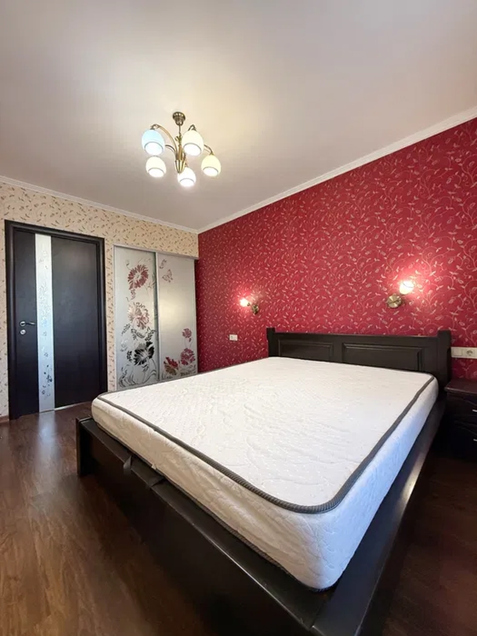 Продажа 3-комнатной квартиры 64 м², Слобожанский просп., 81