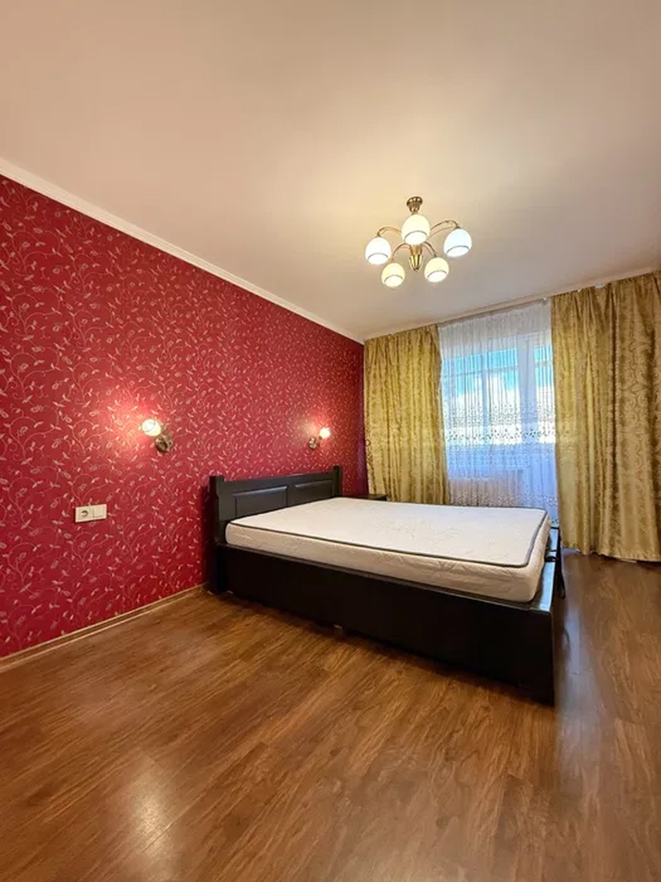 Продажа 3-комнатной квартиры 64 м², Слобожанский просп., 81
