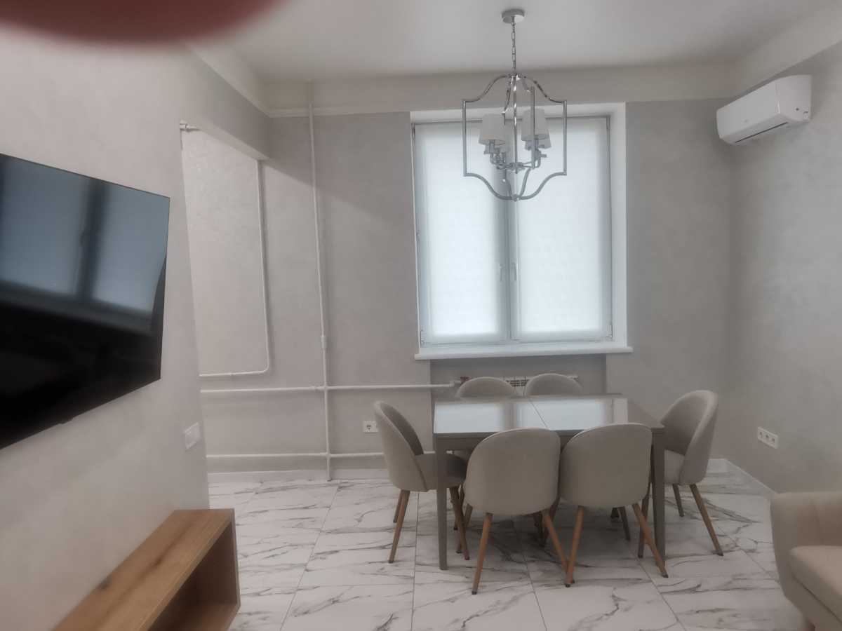 Оренда 3-кімнатної квартири 70 м², Уманська вул., 47